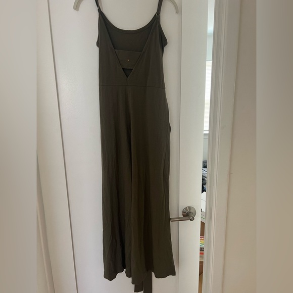 Cuyana Olive Green V-back Jumpsuit. Women's Size Small. - Picture 5 of 5